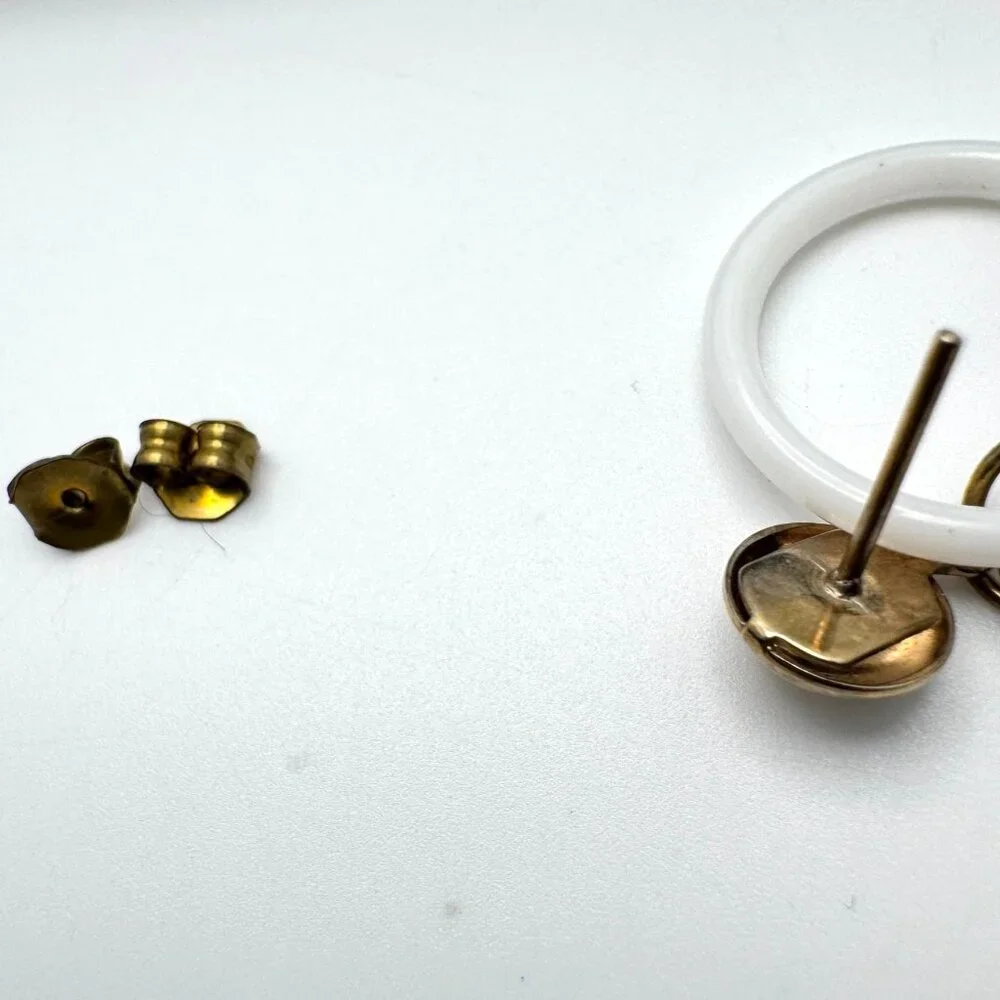 White Dangle Earrings Vtg Plastic Bead Drops Gold-Tone Accents Lightweight Long - Picture 8 of 8